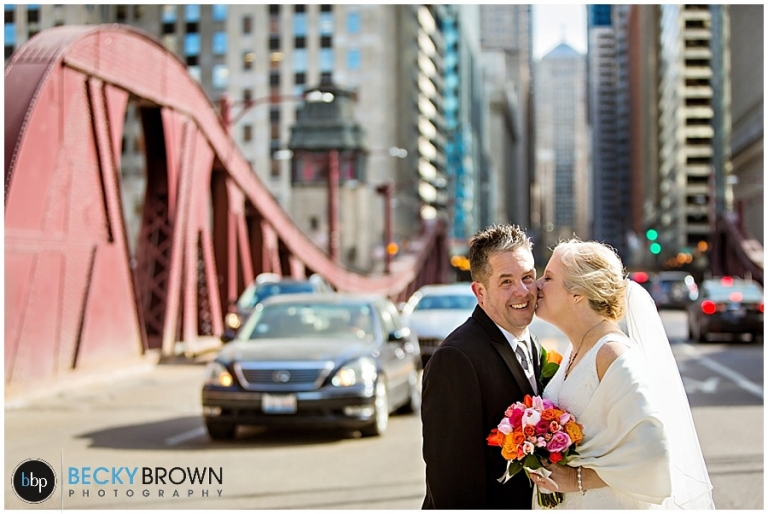 LaSalle bridge elopement