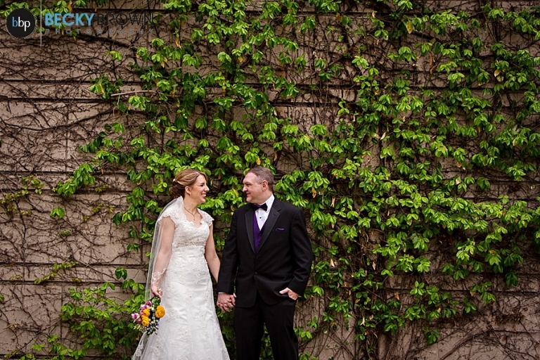 19-Ivy-wall-wedding-photo
