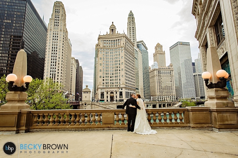 37-riverwalk-elopement-chicago