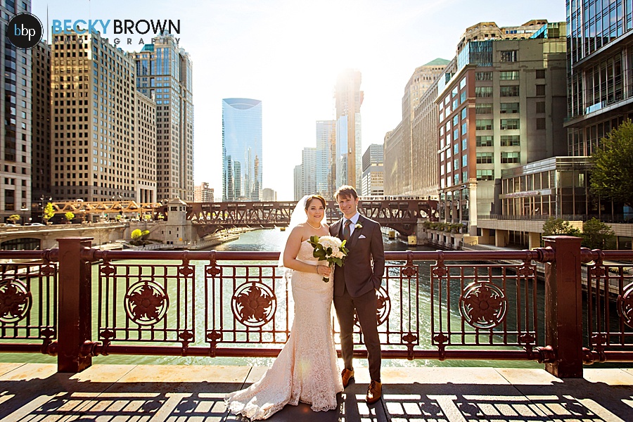 22-chicago-river-wedding-photo