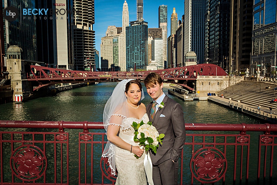 26-chicago-riverwalk-wedding-photo
