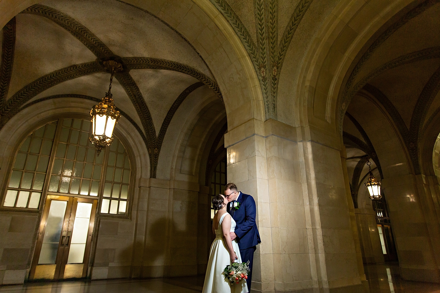chicago-courthouse-wedding-photo